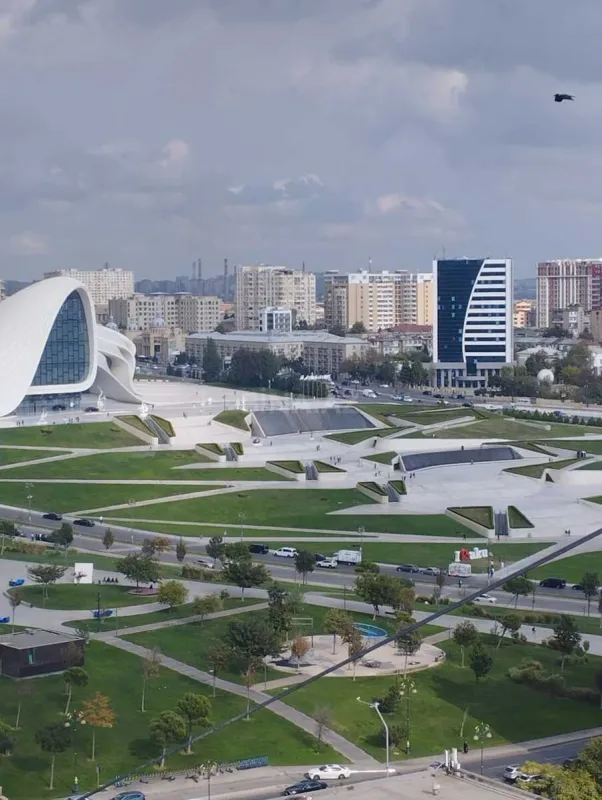 Satılır 3 otaqlı mənzil 138 m²