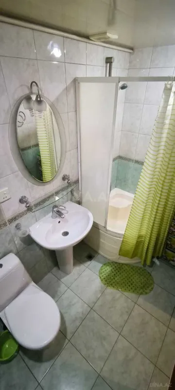 Kirayə verilir 2 otaqlı mənzil 65 m²