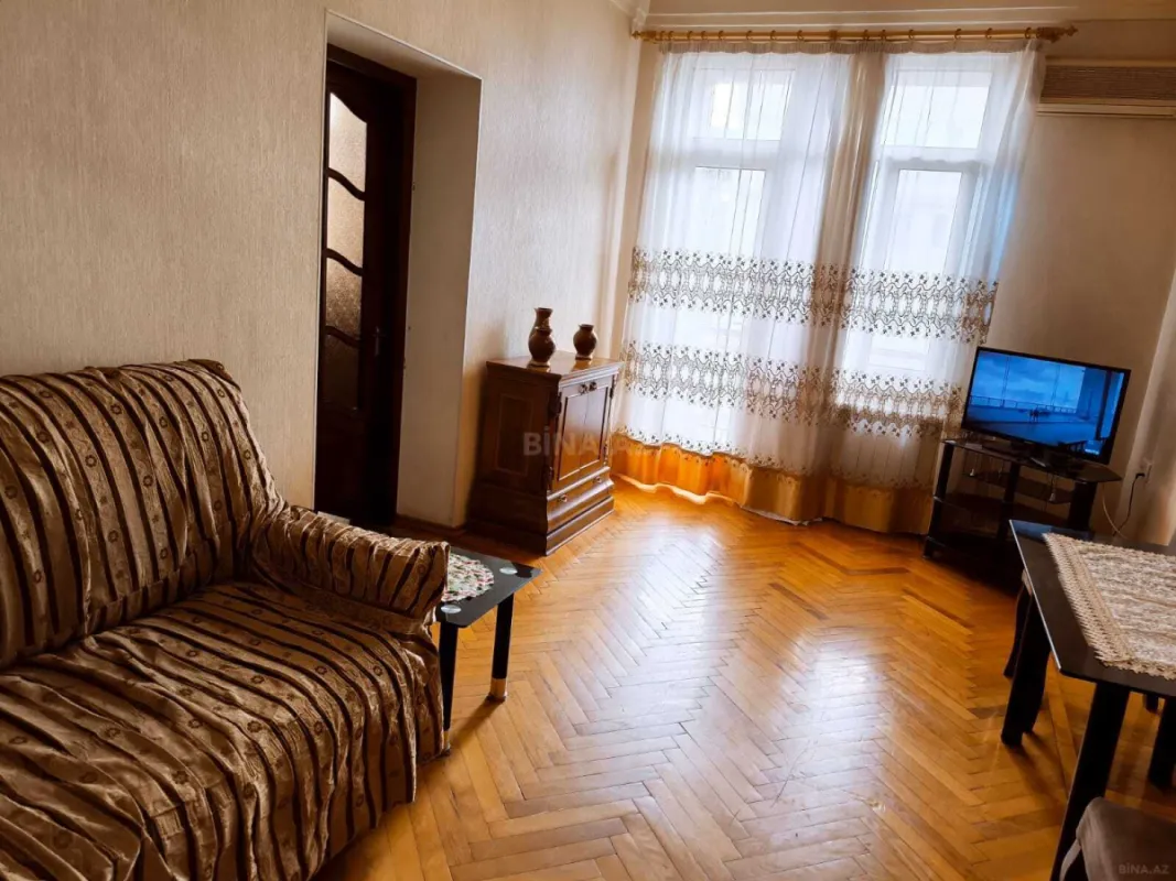 Kirayə verilir 2 otaqlı mənzil 65 m²