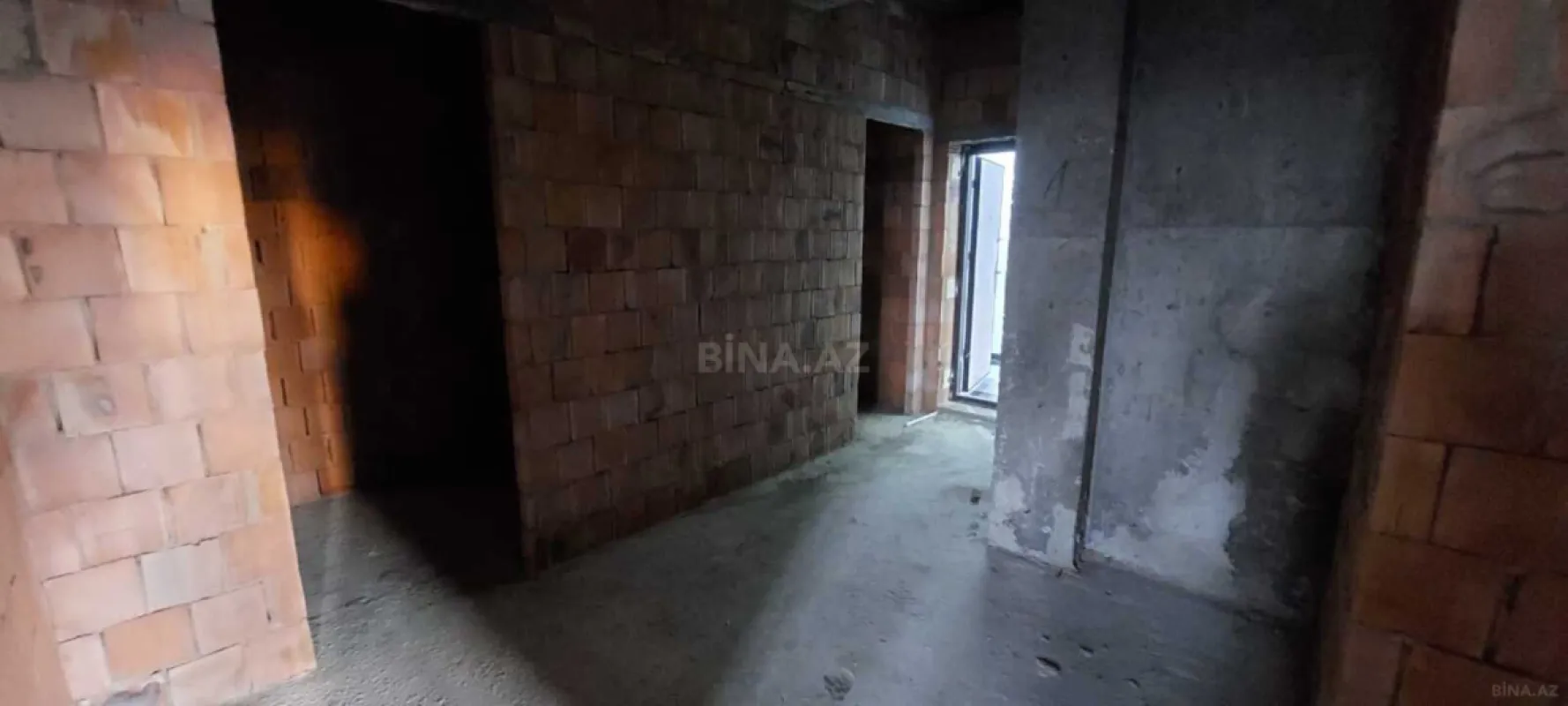 Satılır 3 otaqlı mənzil 146 m²