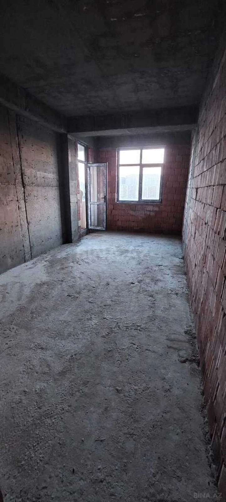 Satılır 3 otaqlı mənzil 146 m²