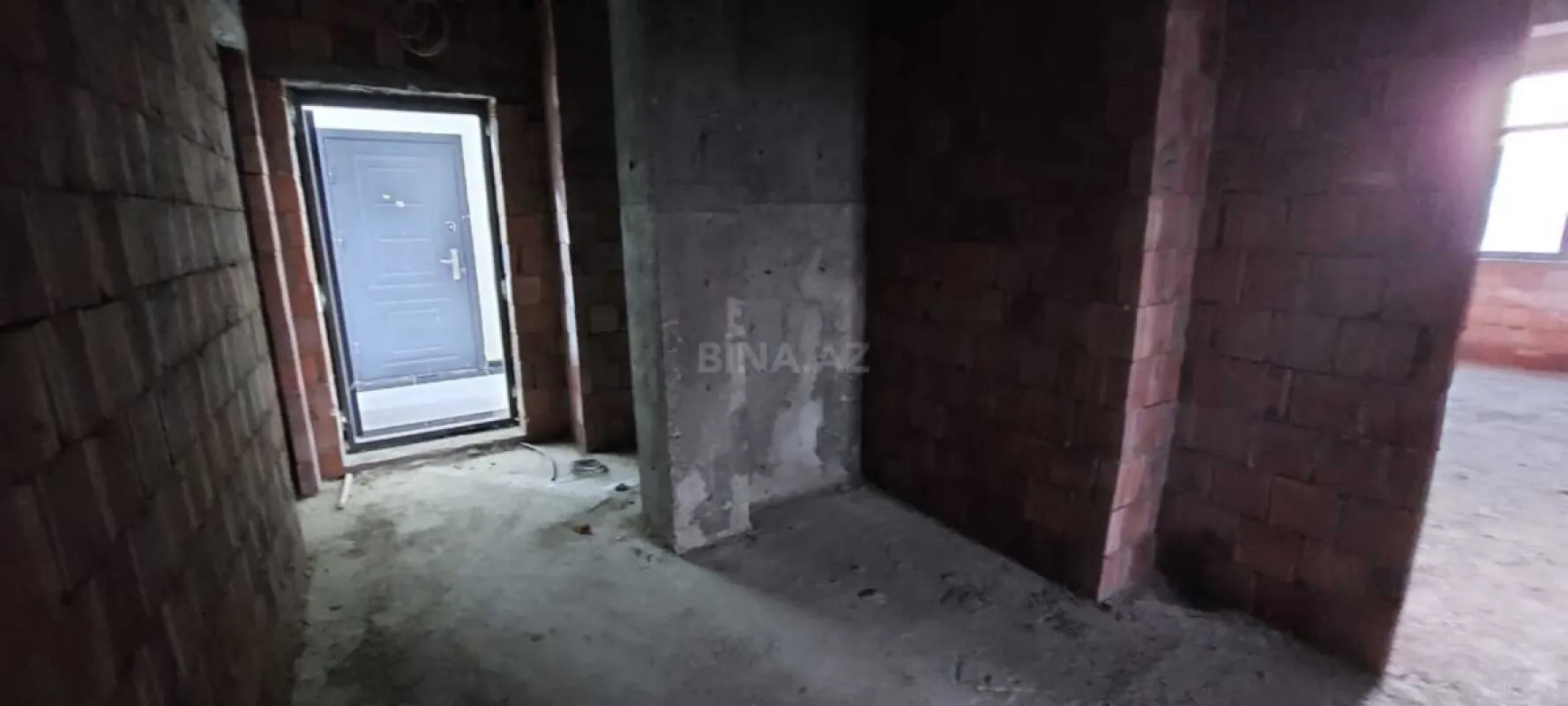 Satılır 3 otaqlı mənzil 146 m²