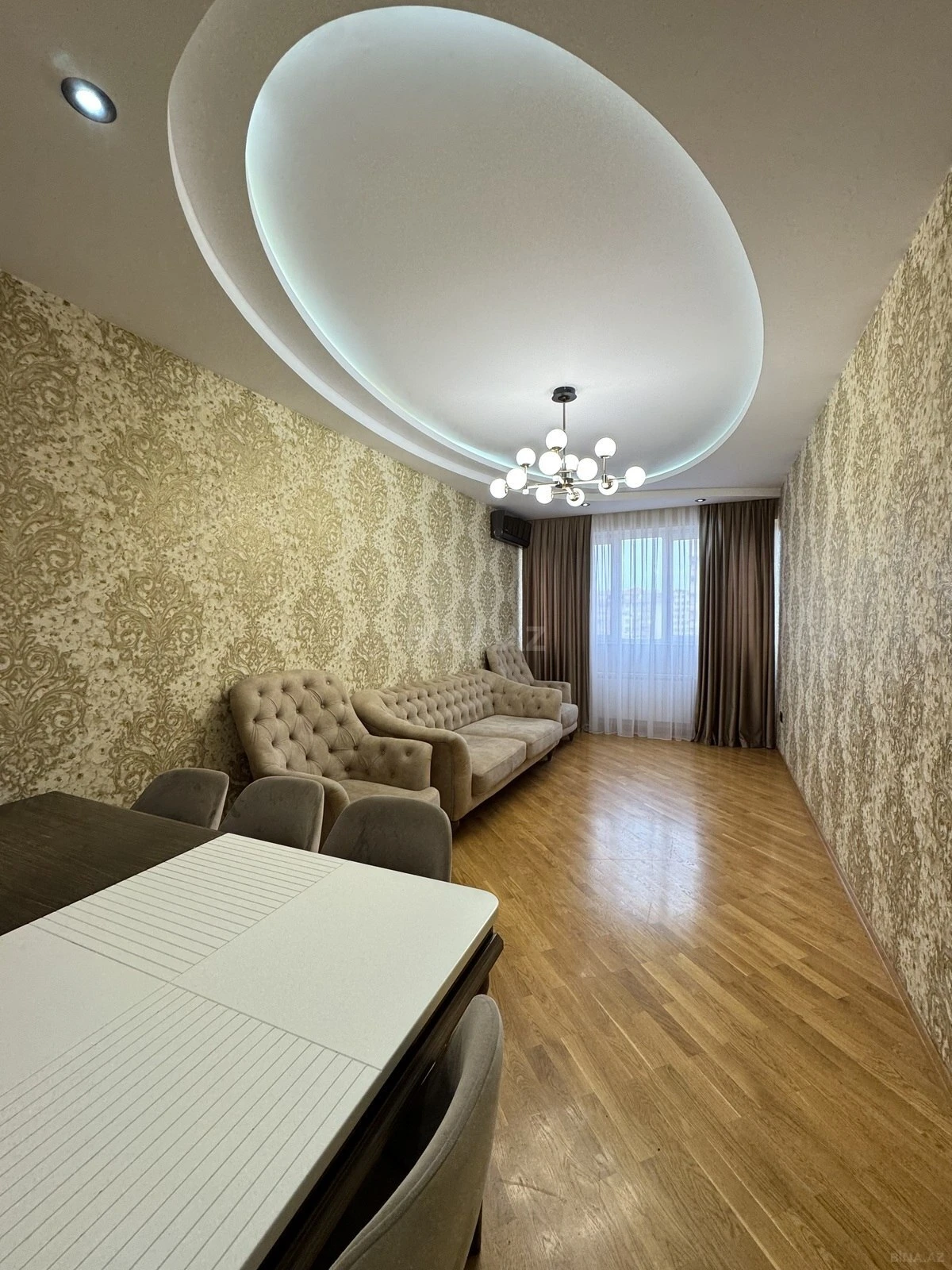 Satılır 3 otaqlı mənzil 110 m²