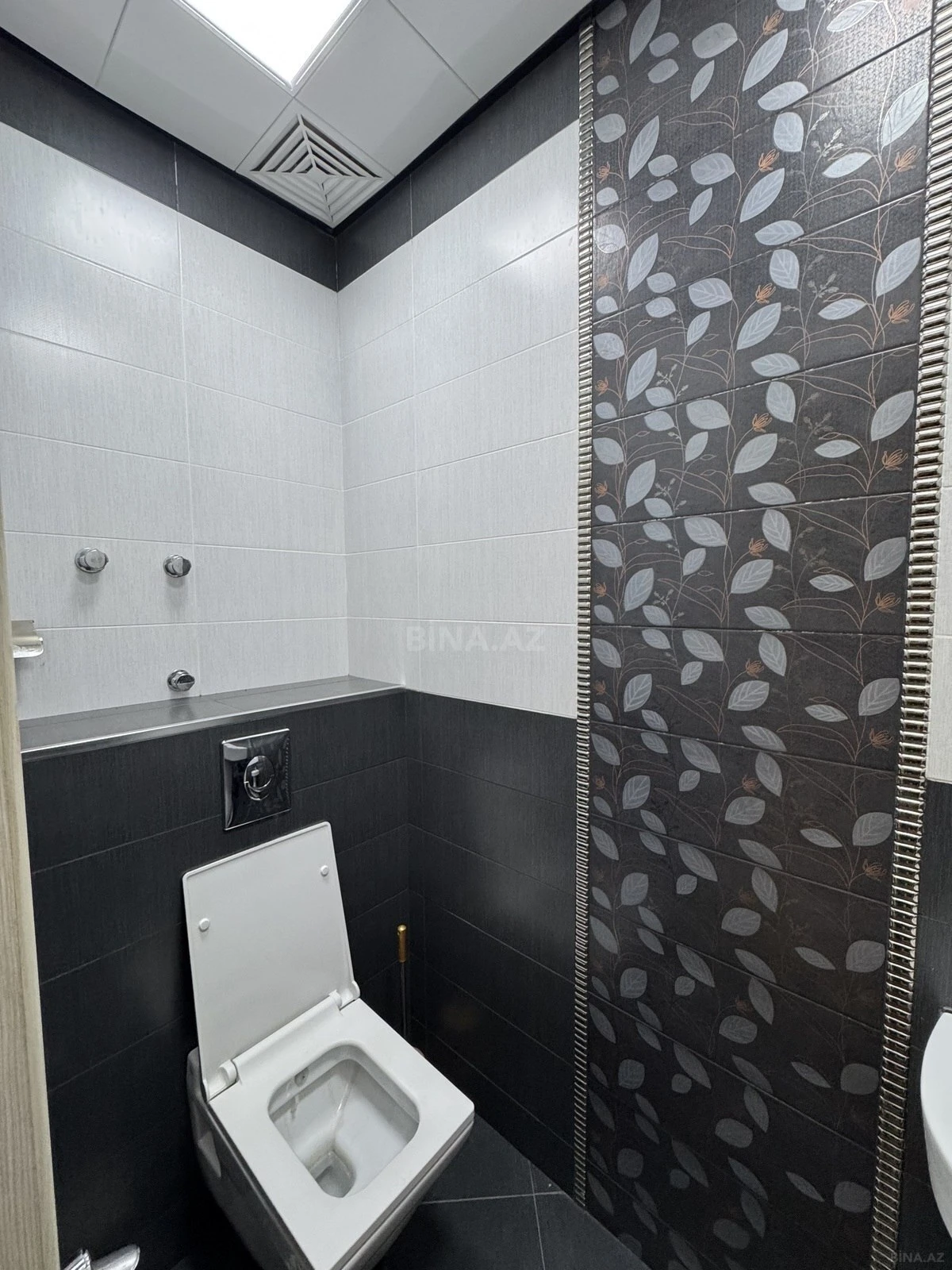 Satılır 3 otaqlı mənzil 110 m²