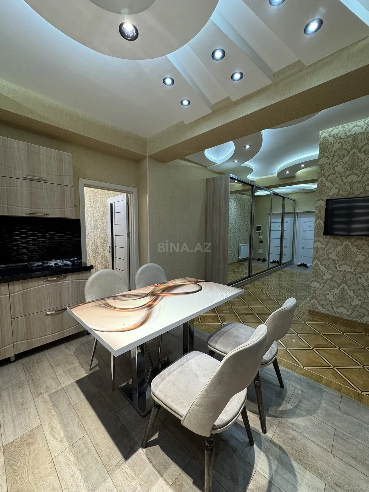 Satılır 3 otaqlı mənzil 110 m²