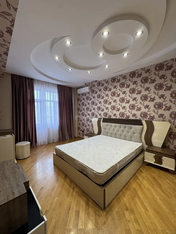 Satılır 3 otaqlı mənzil 110 m²