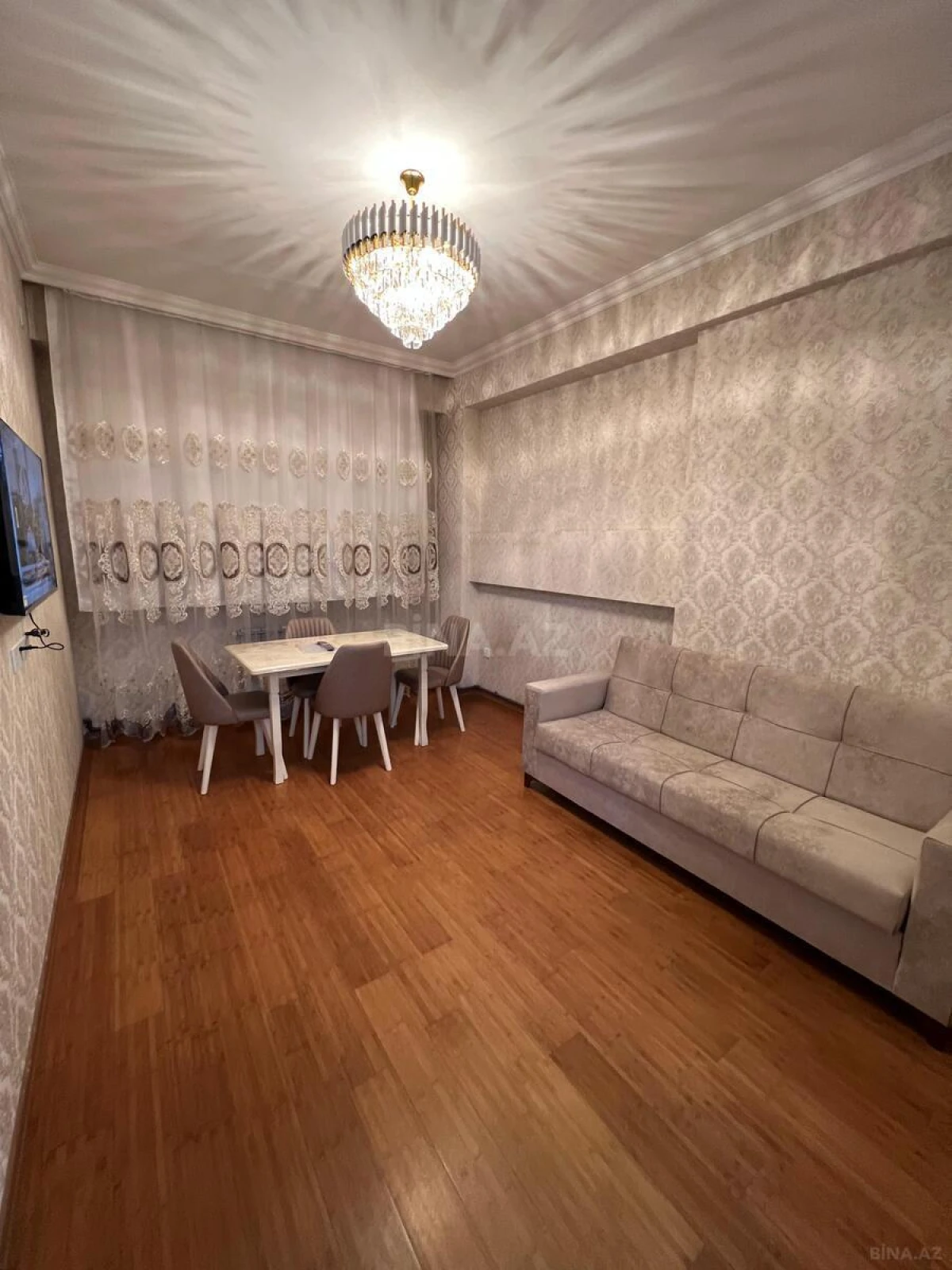 Kirayə verilir 2 otaqlı mənzil 55 m²