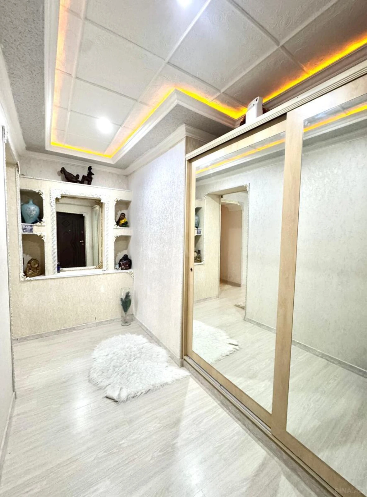 Satılır 3 otaqlı mənzil 106 m²