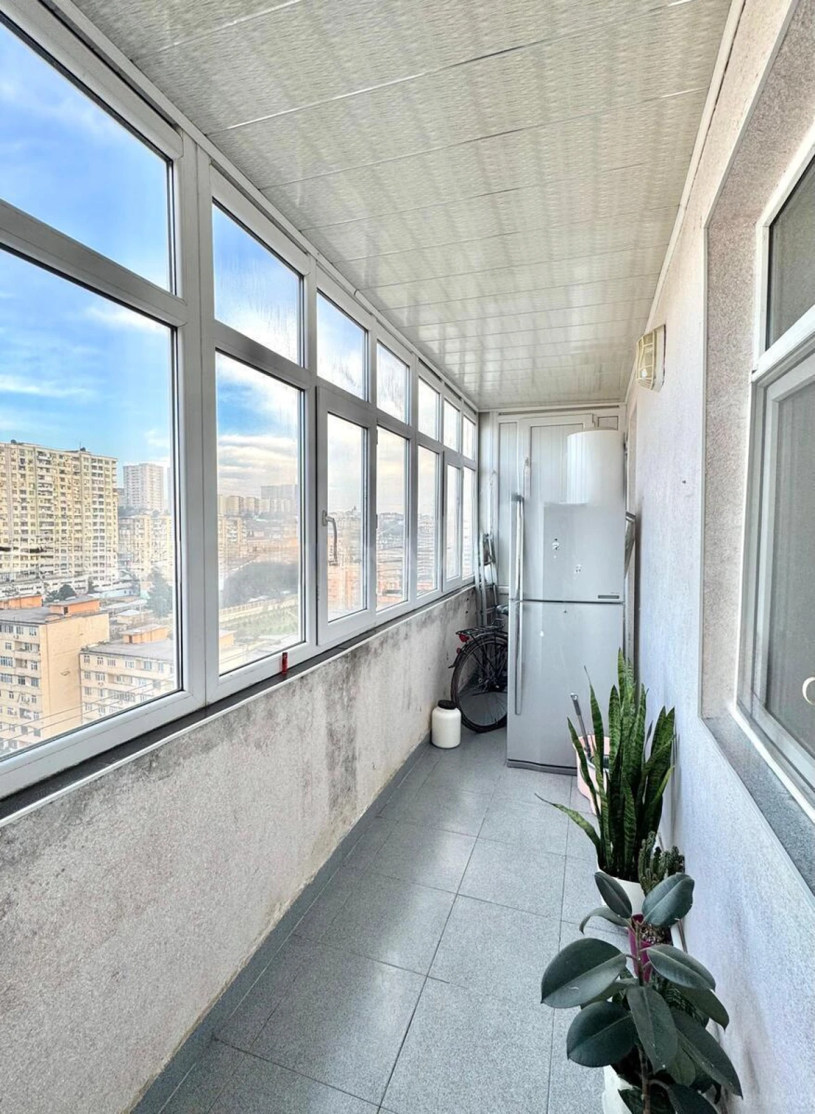 Satılır 3 otaqlı mənzil 106 m²
