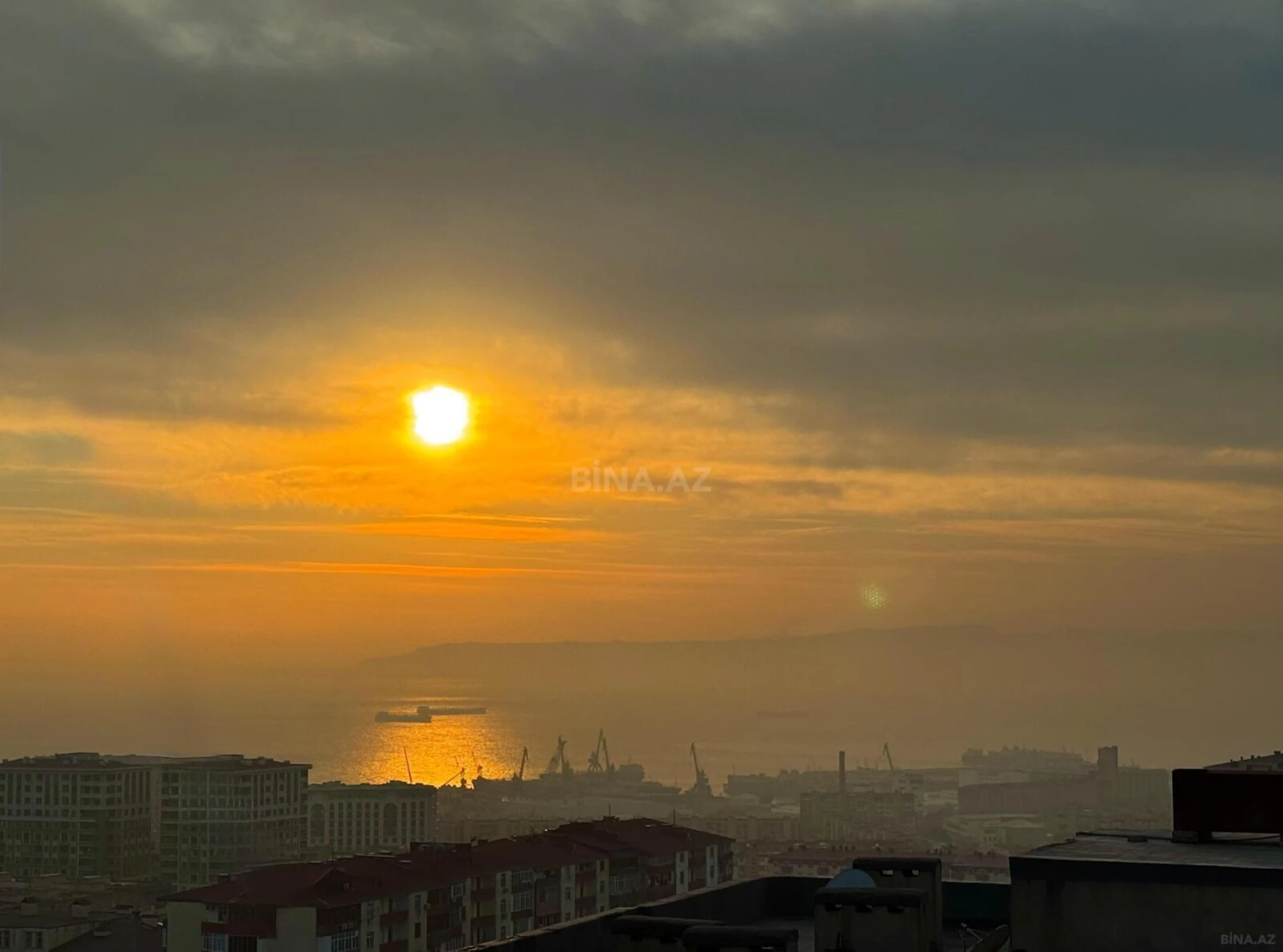 Satılır 3 otaqlı mənzil 106 m²