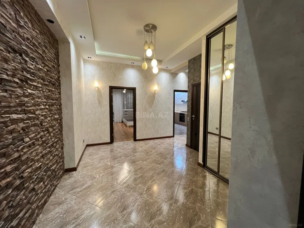 Kirayə verilir 3 otaqlı mənzil 150 m²