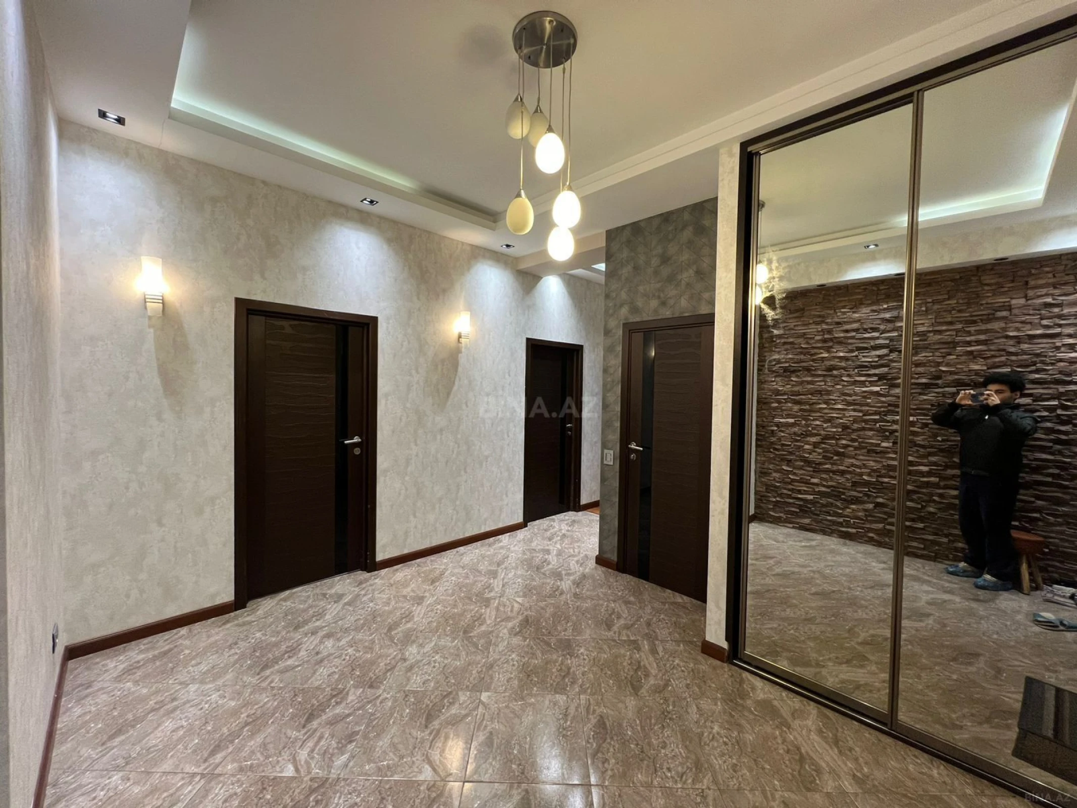 Kirayə verilir 3 otaqlı mənzil 150 m²