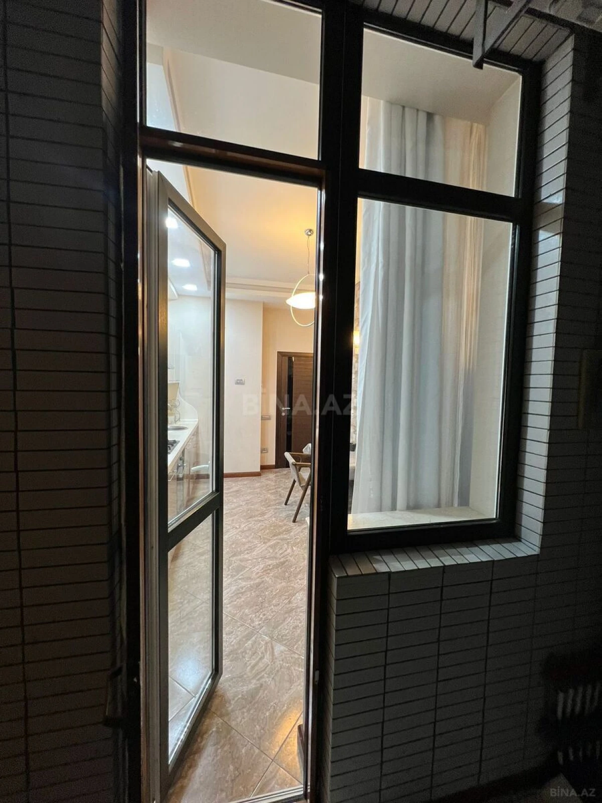 Kirayə verilir 3 otaqlı mənzil 150 m²