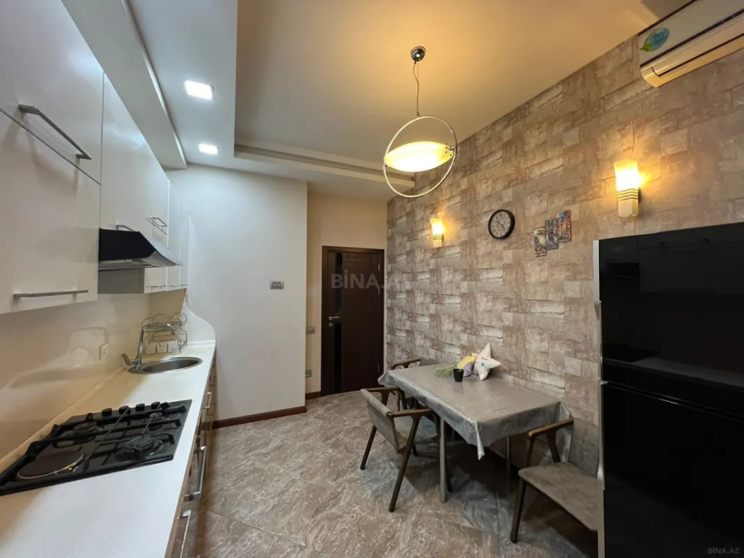 Kirayə verilir 3 otaqlı mənzil 150 m²