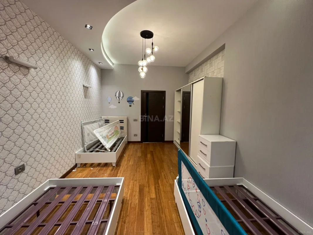 Kirayə verilir 3 otaqlı mənzil 150 m²