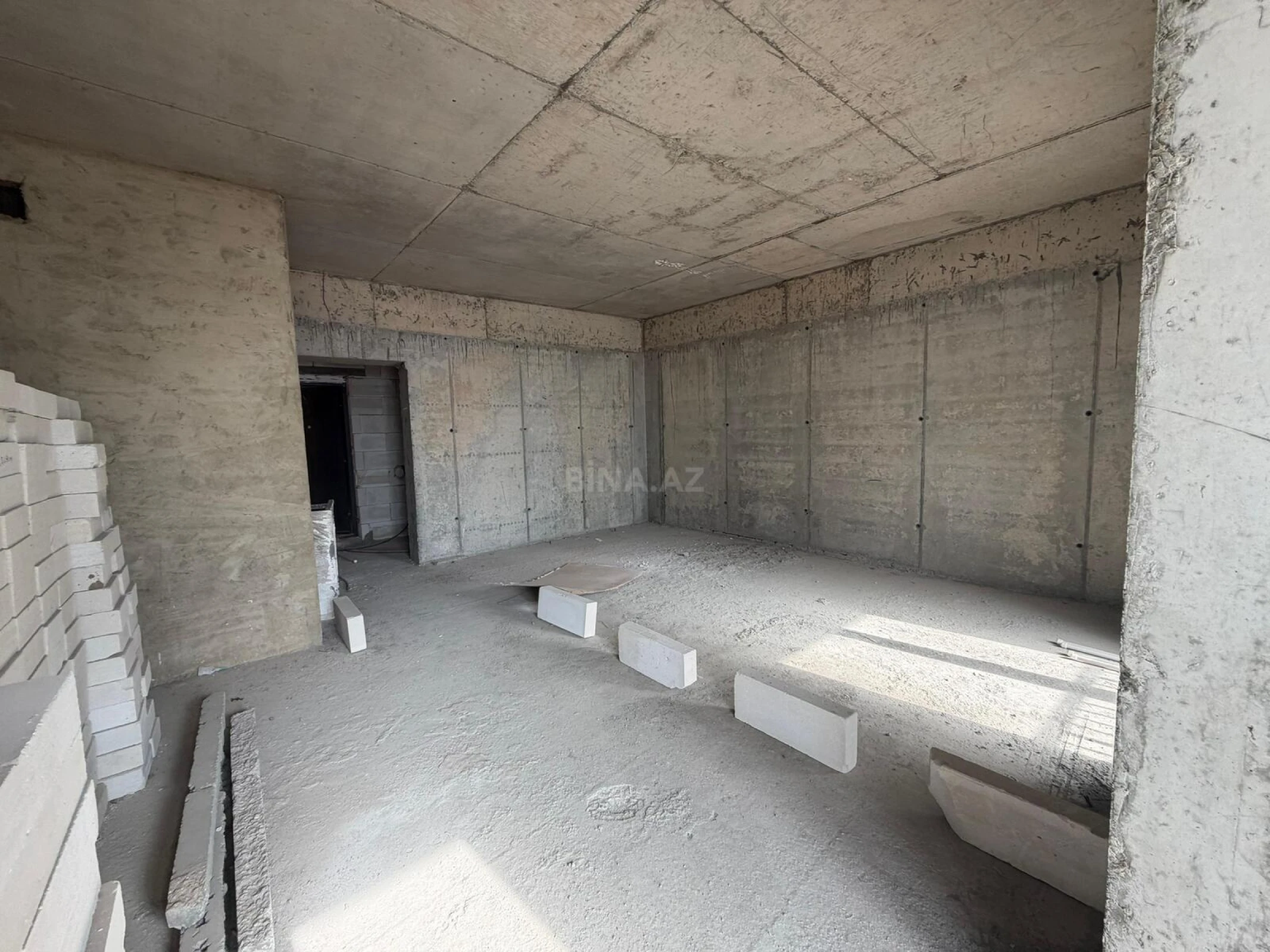 Satılır 2 otaqlı mənzil 91 m²