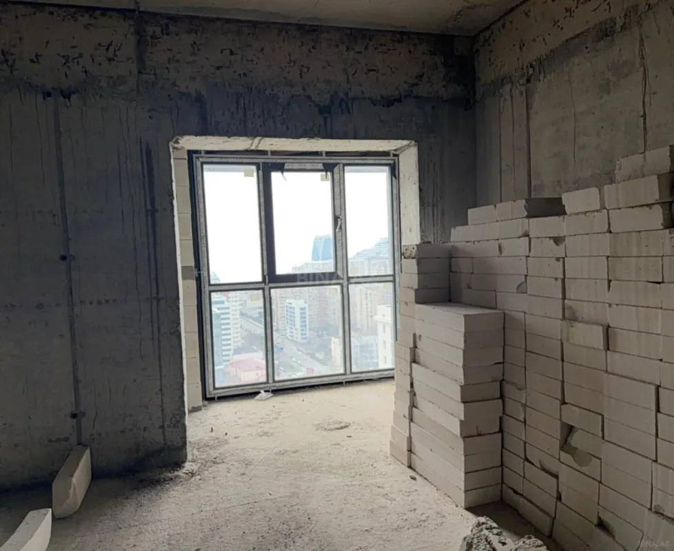 Satılır 2 otaqlı mənzil 91 m²