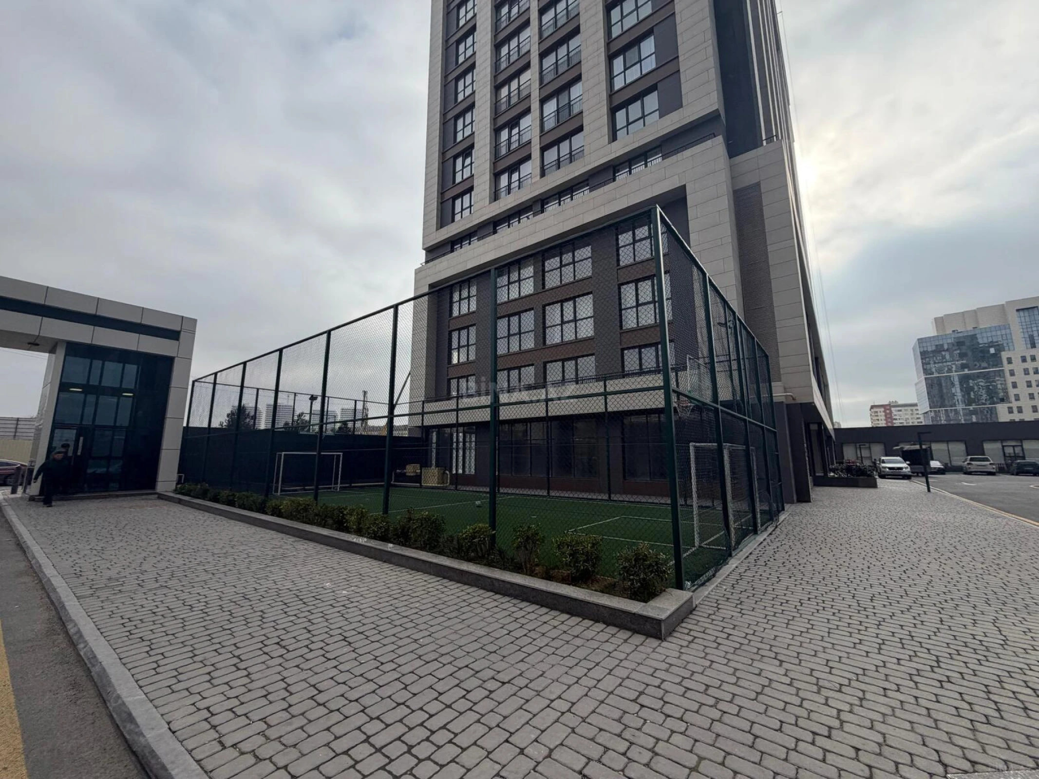 Satılır 2 otaqlı mənzil 91 m²