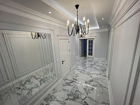 Satılır 4 otaqlı mənzil 275 m²