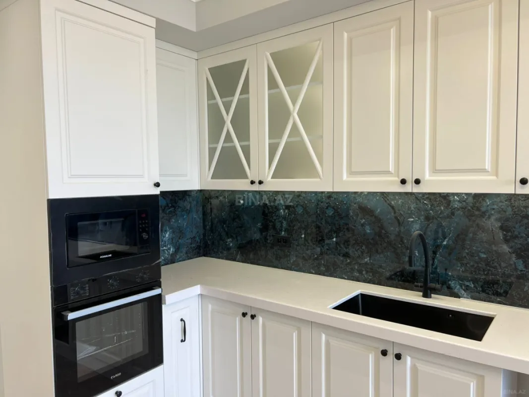 Satılır 4 otaqlı mənzil 275 m²