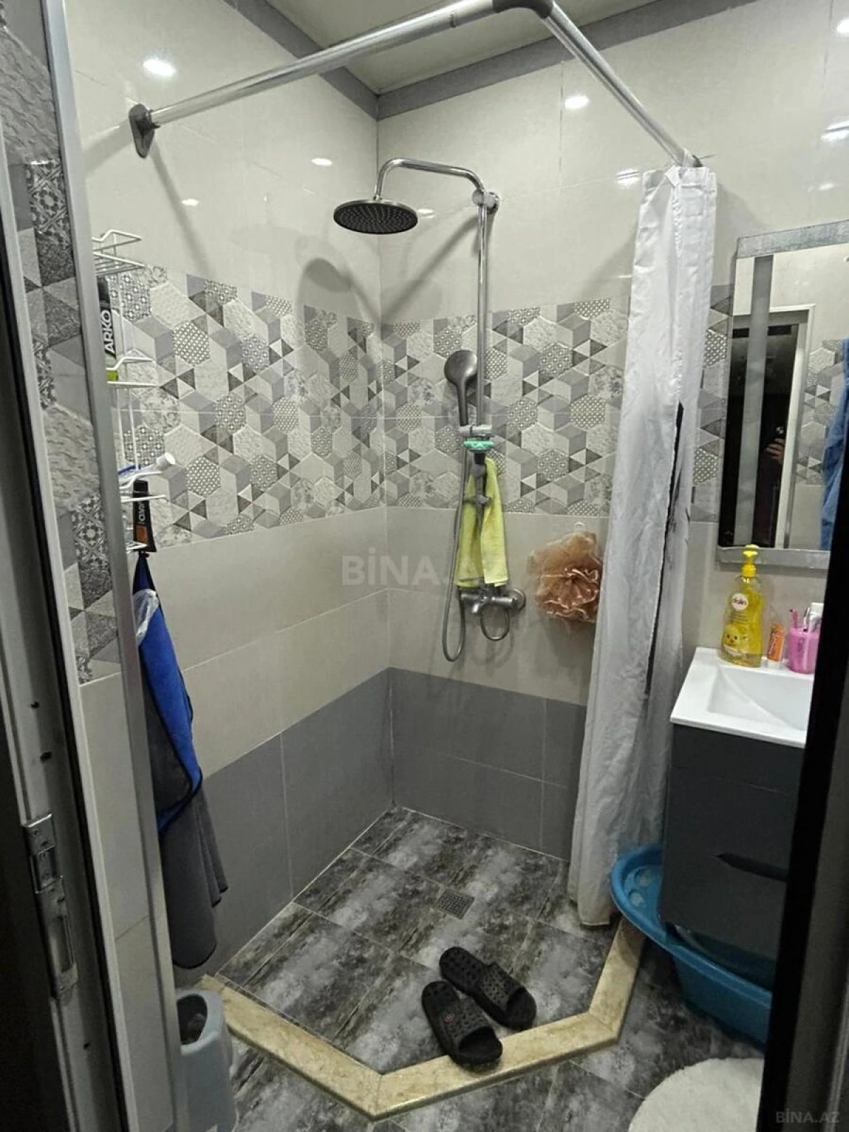 Satılır 2 otaqlı mənzil 65 m²