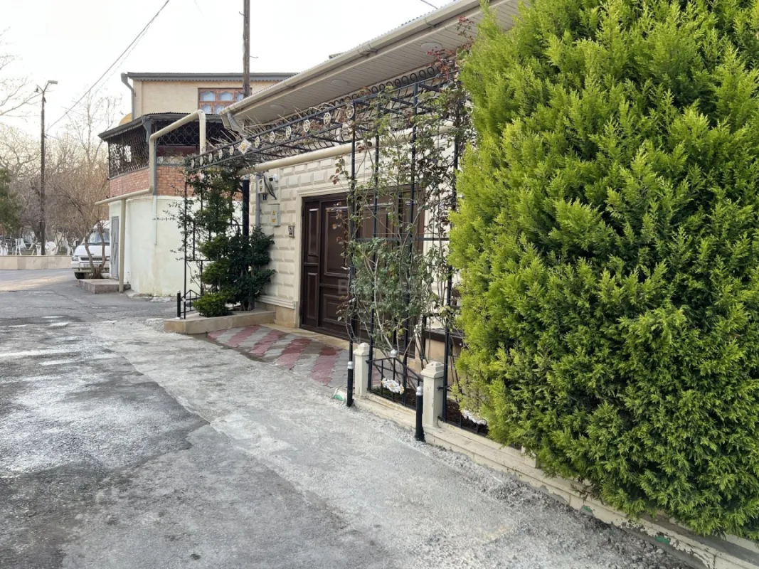 Satılır 4 otaqlı həyət evi 140 m²