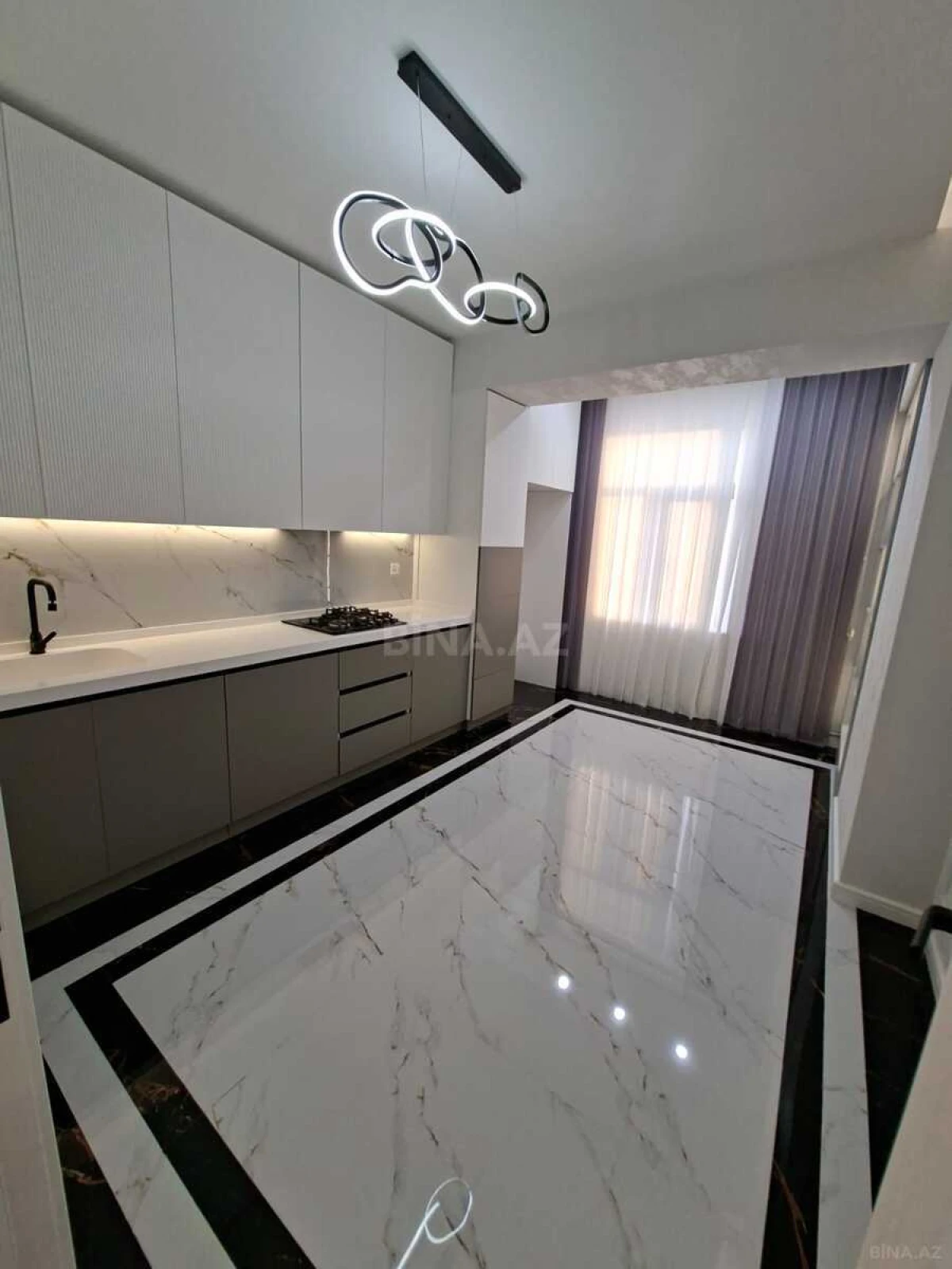 Satılır 3 otaqlı mənzil 101 m²