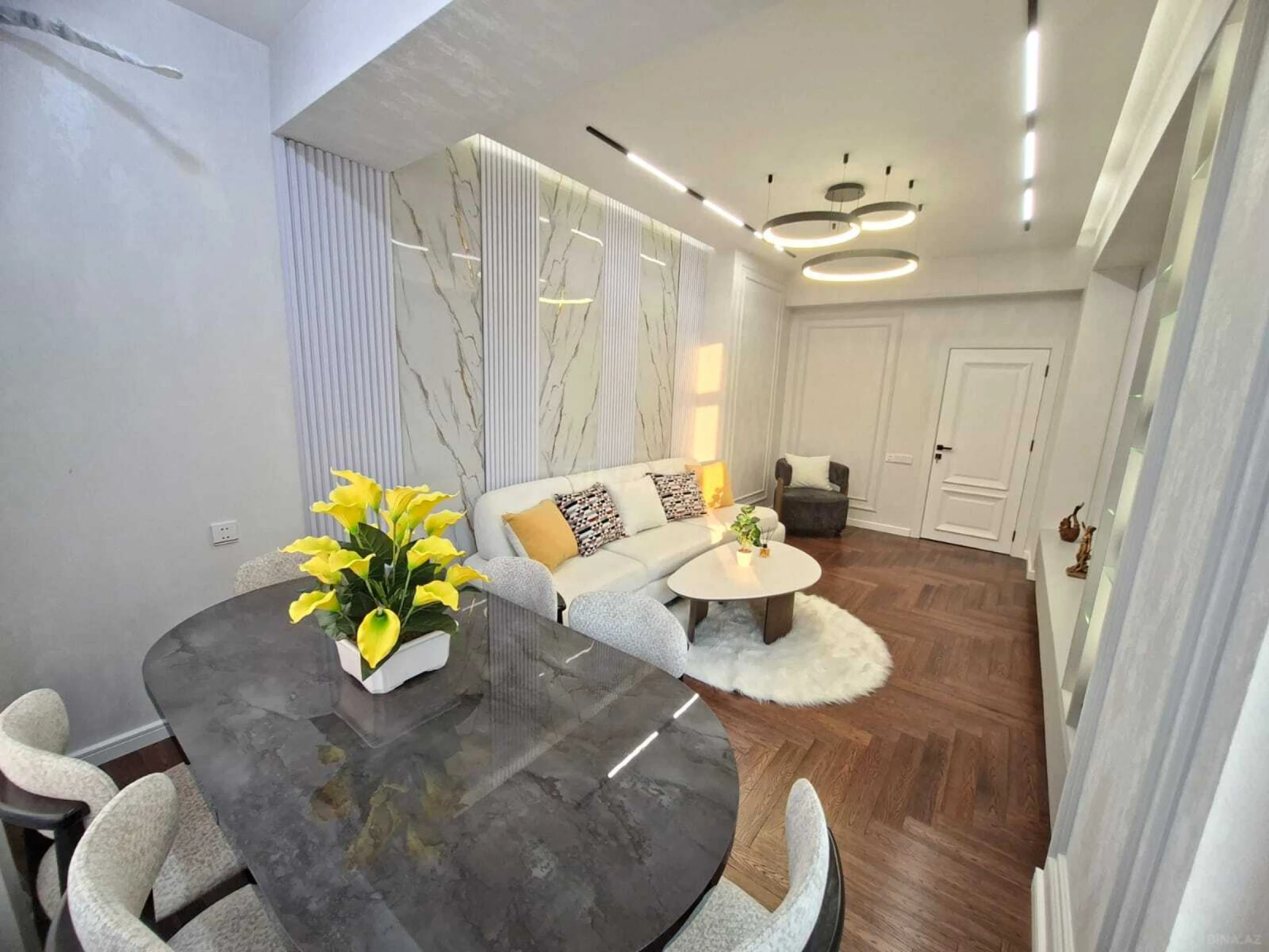 Satılır 3 otaqlı mənzil 101 m²