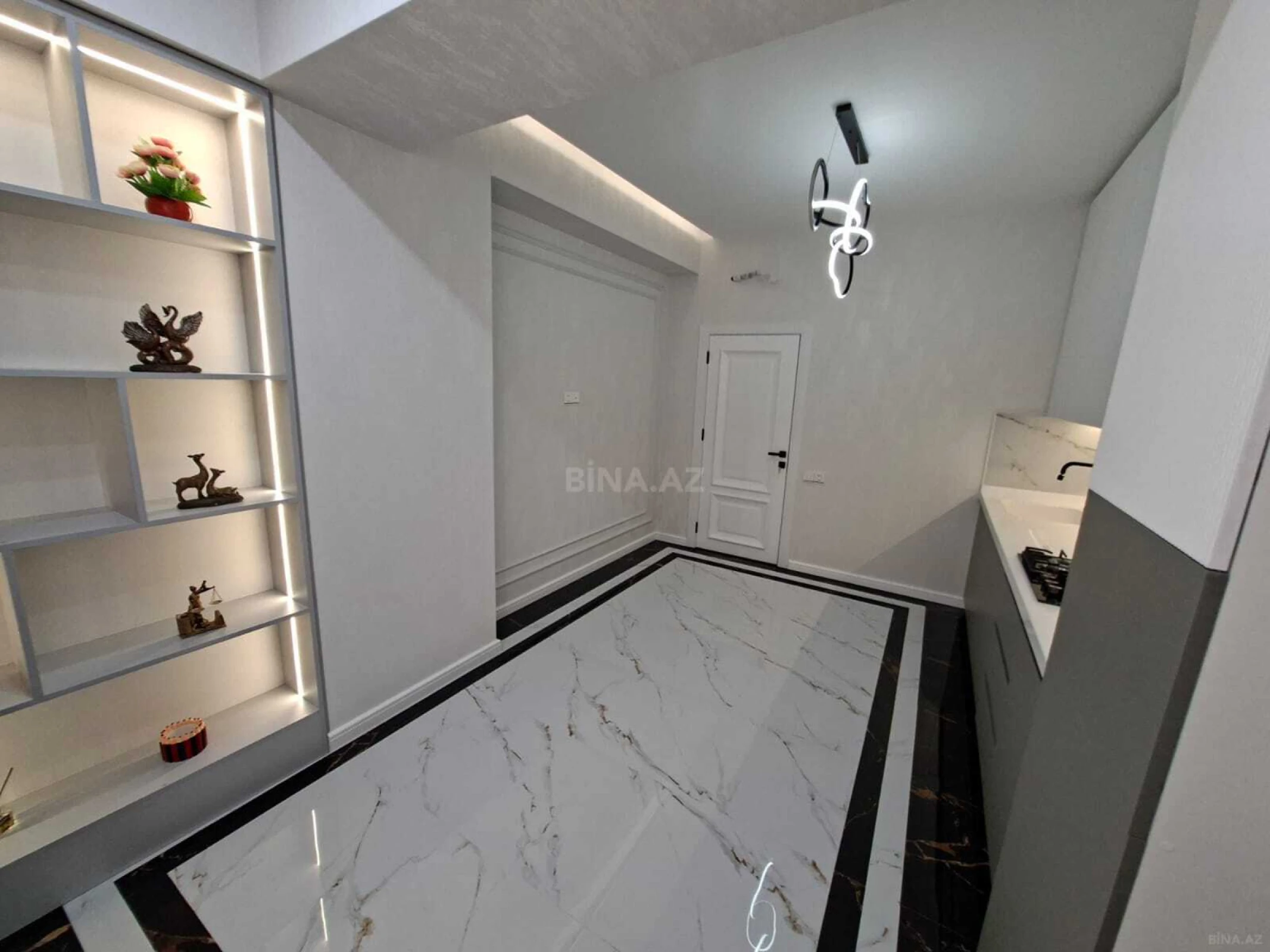 Satılır 3 otaqlı mənzil 101 m²