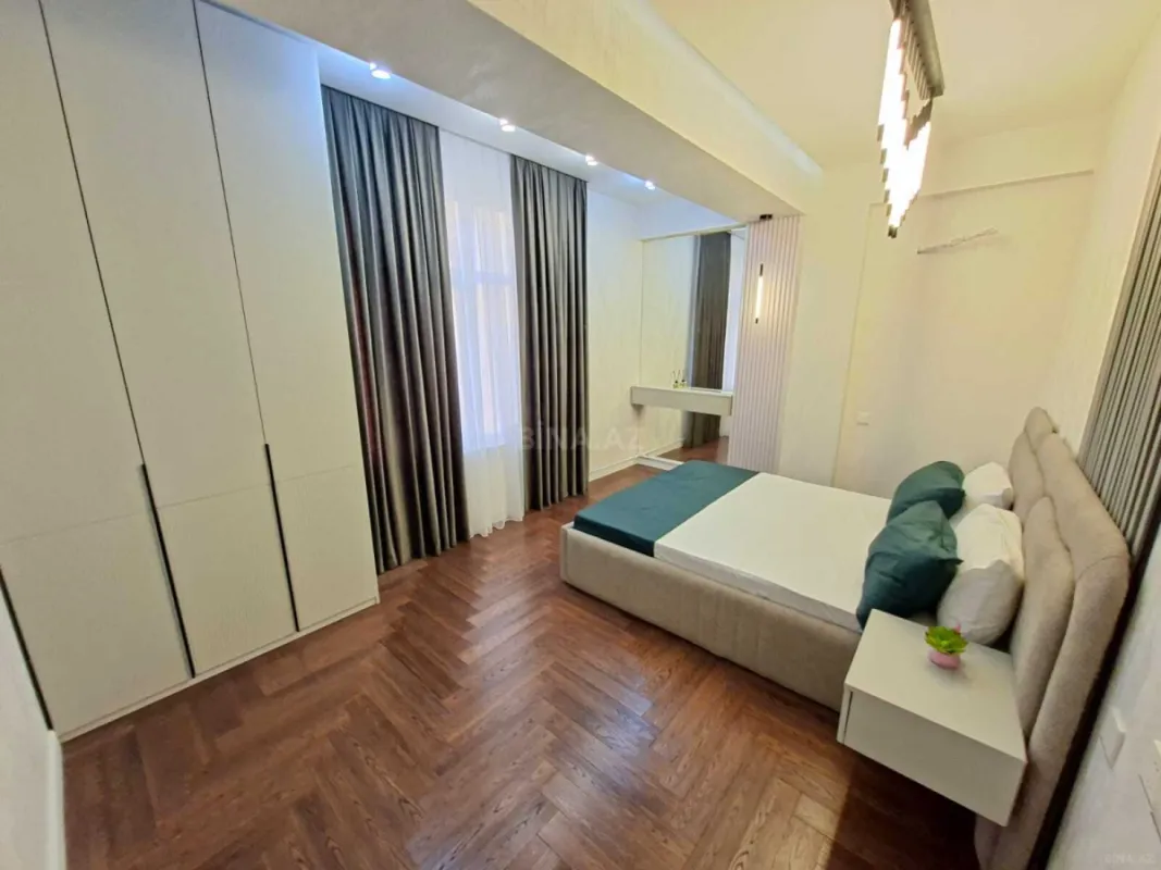 Satılır 3 otaqlı mənzil 101 m²