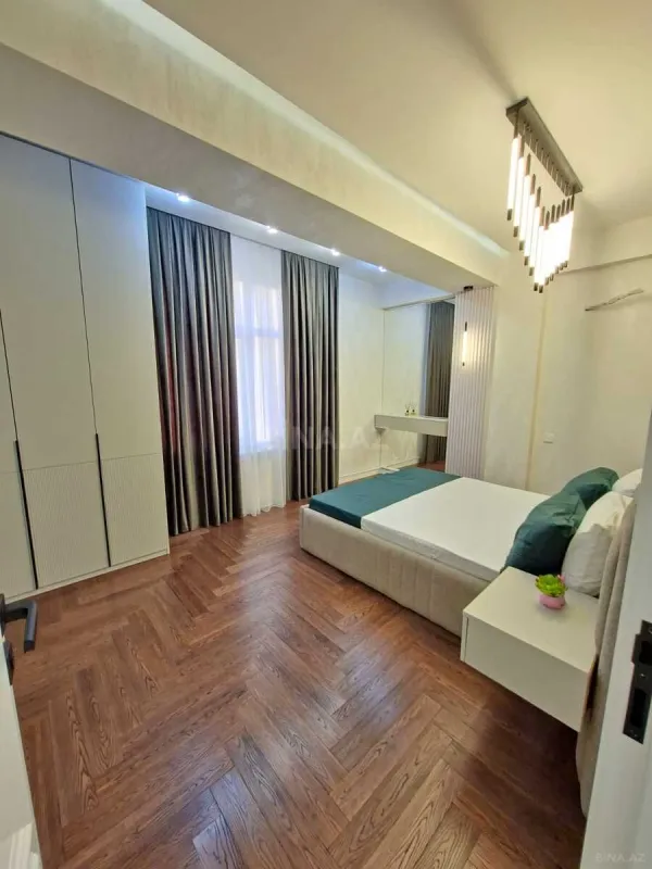 Satılır 3 otaqlı mənzil 101 m²