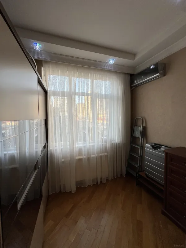 Satılır 3 otaqlı mənzil 95 m²