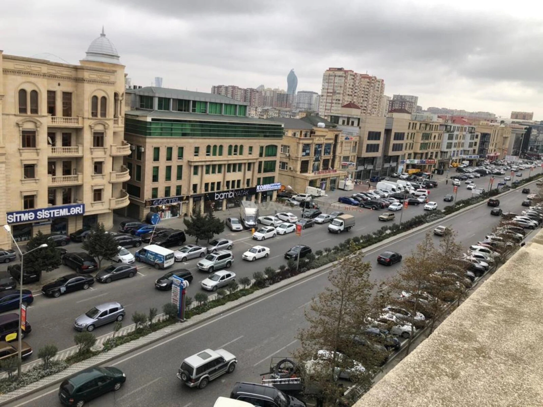 Kirayə verilir 7 otaqlı ofis 320 m²