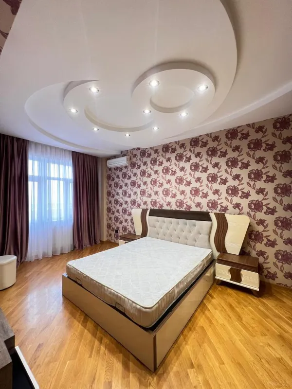 Satılır 3 otaqlı mənzil 110 m²