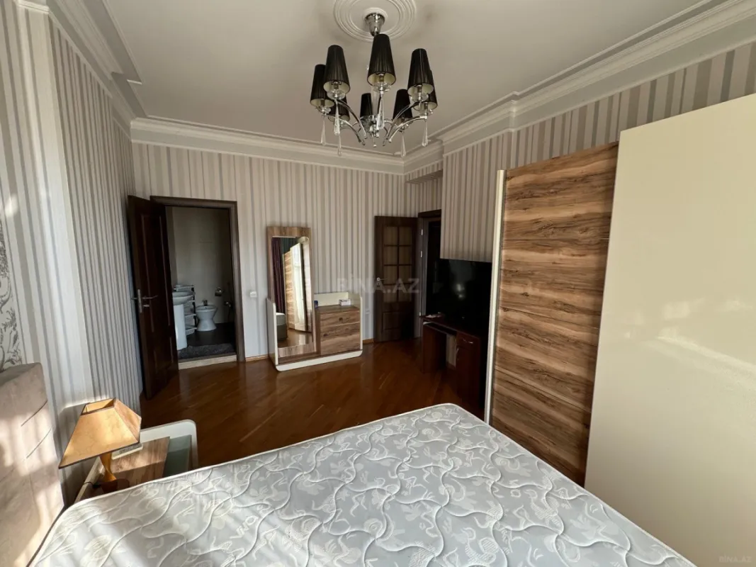 Kirayə verilir 3 otaqlı mənzil 175 m²