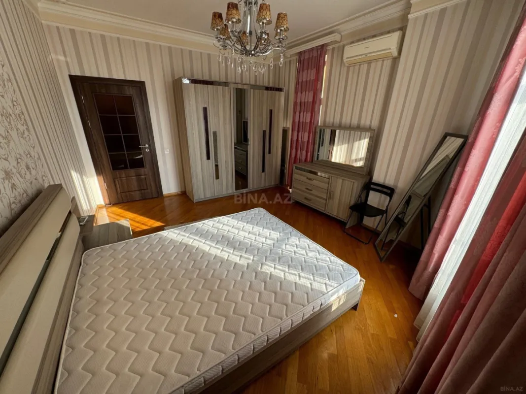 Kirayə verilir 3 otaqlı mənzil 175 m²