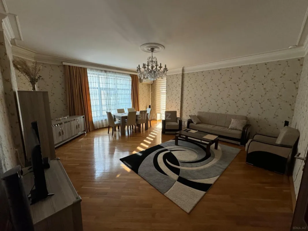 Kirayə verilir 3 otaqlı mənzil 175 m²