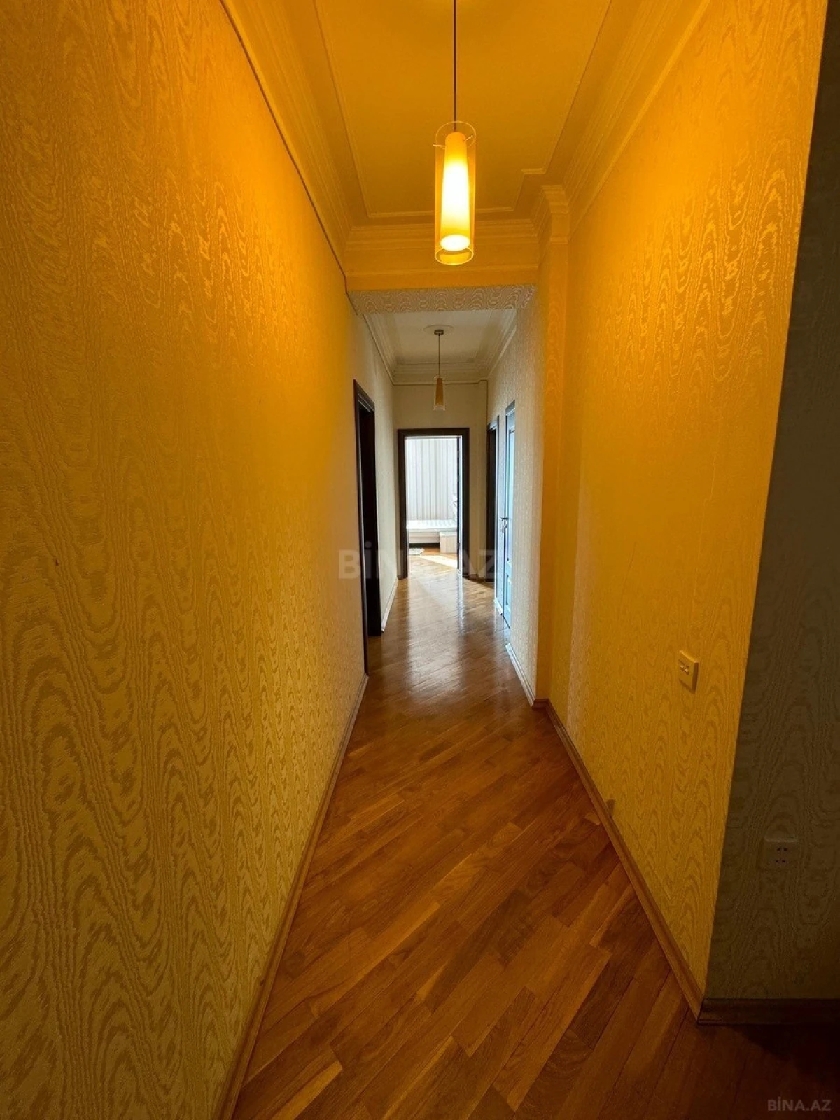Kirayə verilir 3 otaqlı mənzil 175 m²