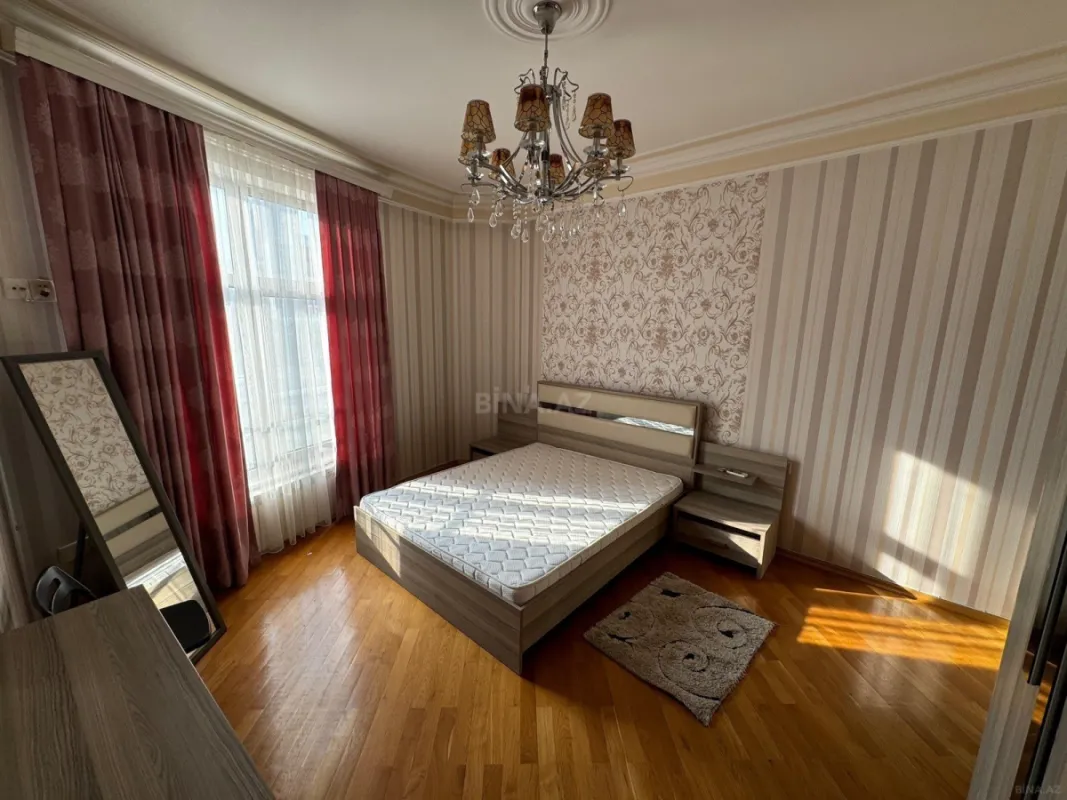 Kirayə verilir 3 otaqlı mənzil 175 m²