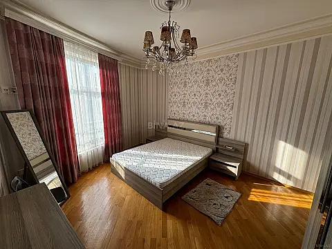 Kirayə verilir 3 otaqlı mənzil 175 m²