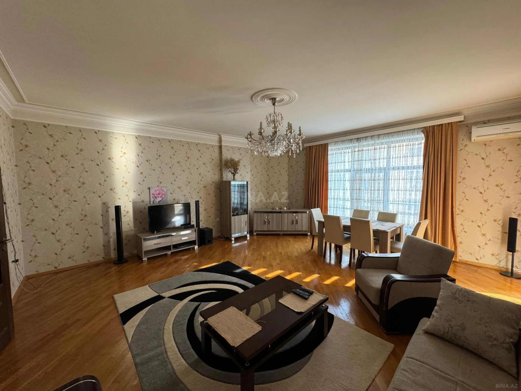 Kirayə verilir 3 otaqlı mənzil 175 m²