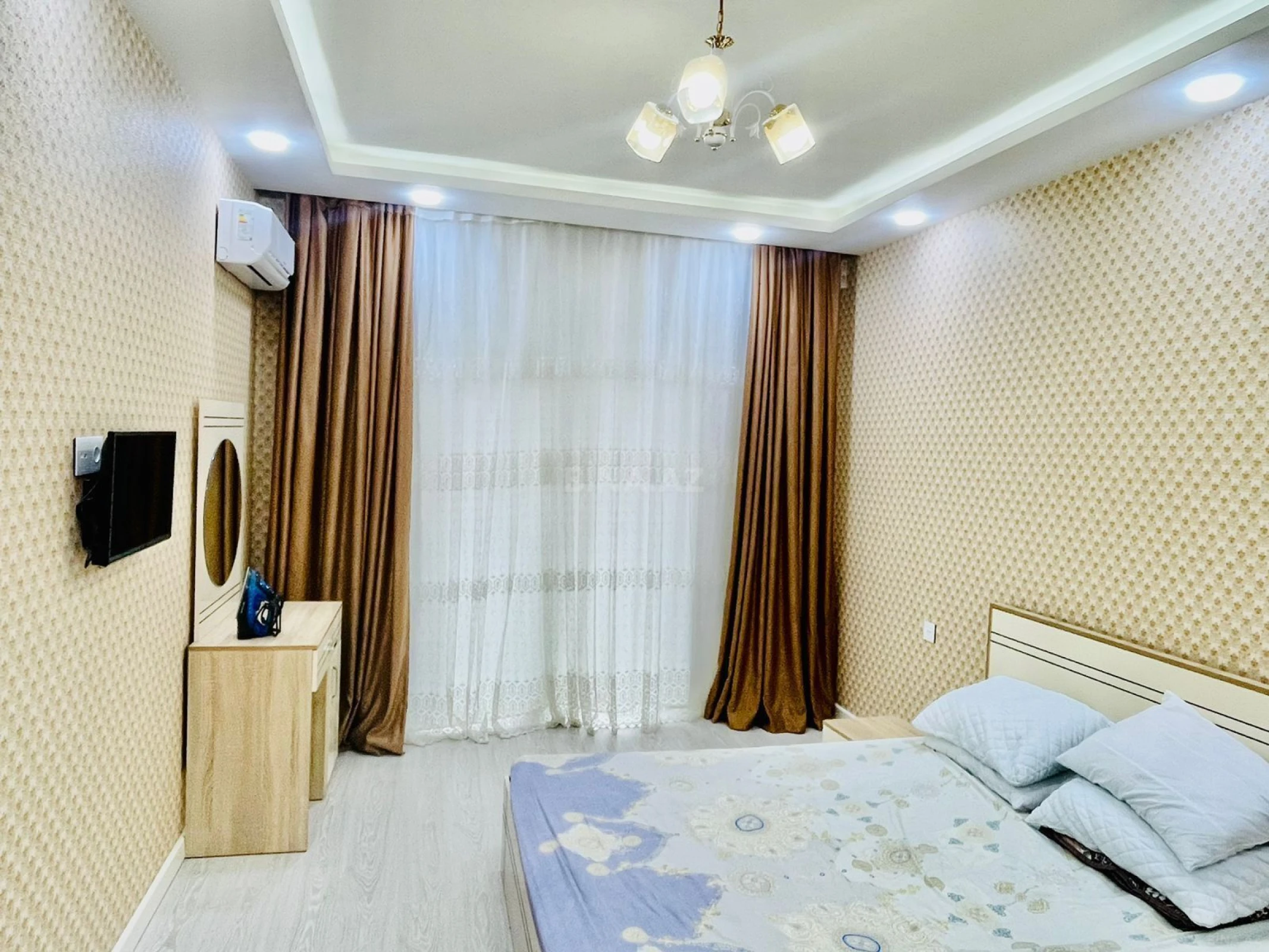 Kirayə verilir 2 otaqlı mənzil 105 m²