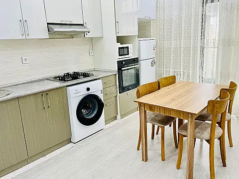 Kirayə verilir 2 otaqlı mənzil 105 m²