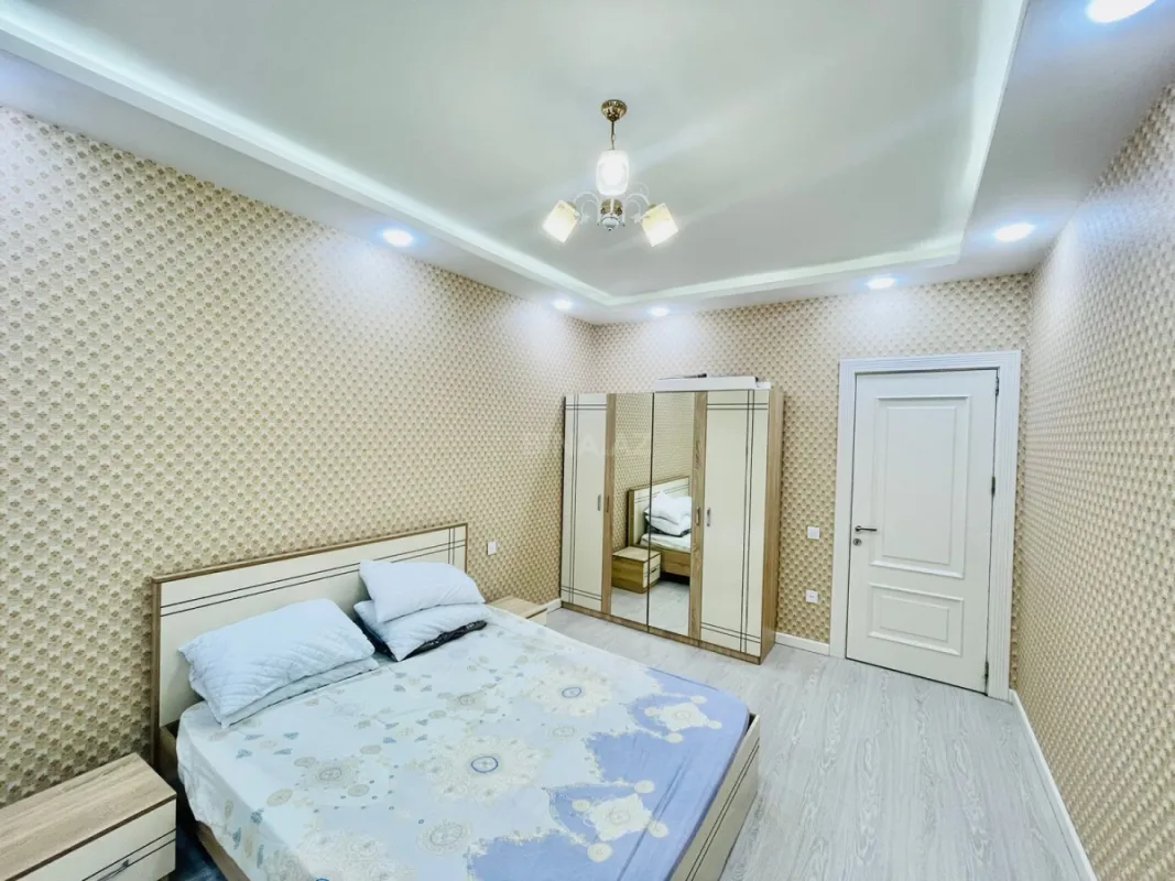 Kirayə verilir 2 otaqlı mənzil 105 m²