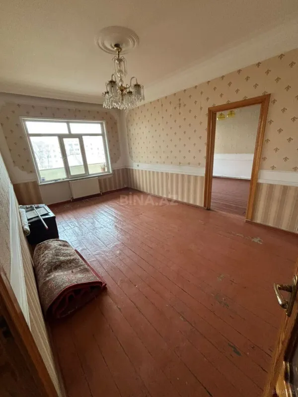 Kirayə verilir 5 otaqlı mənzil 120 m²