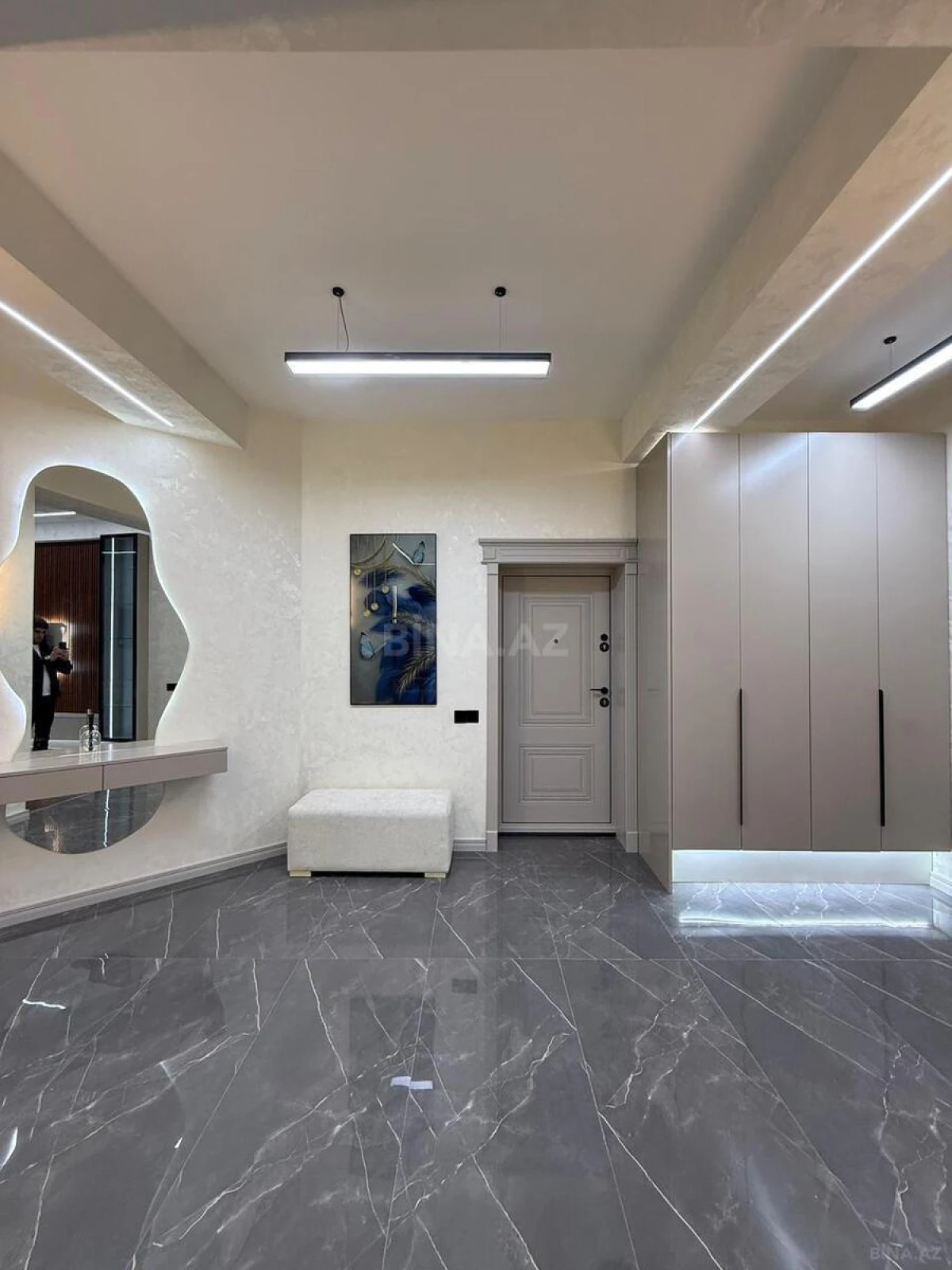 Satılır 2 otaqlı mənzil 97 m²