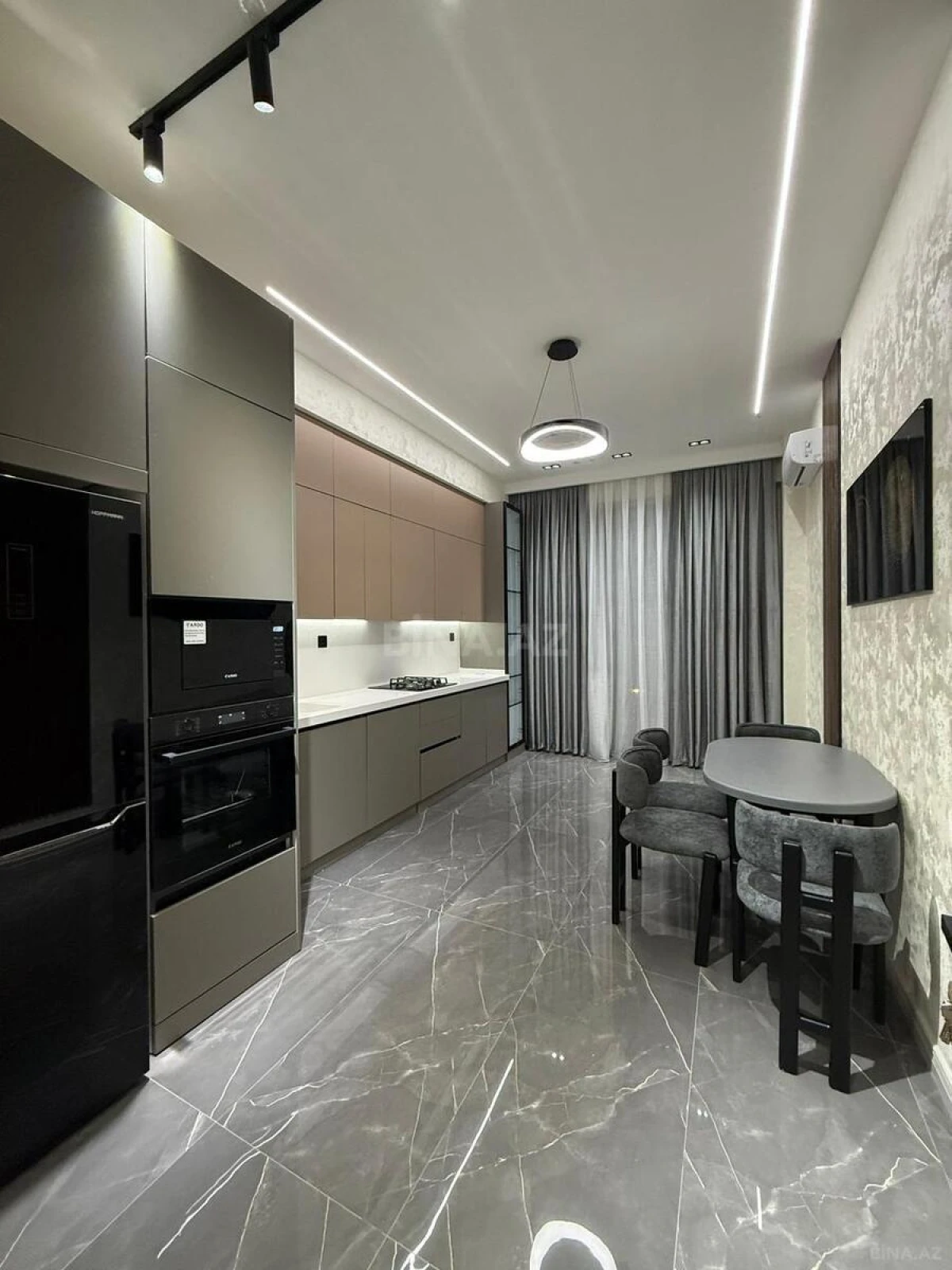 Satılır 2 otaqlı mənzil 97 m²