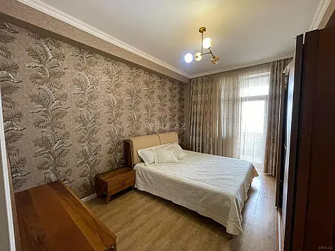 Satılır 3 otaqlı mənzil 113 m²
