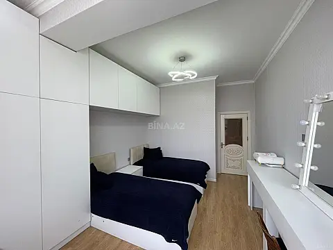 Satılır 3 otaqlı mənzil 113 m²