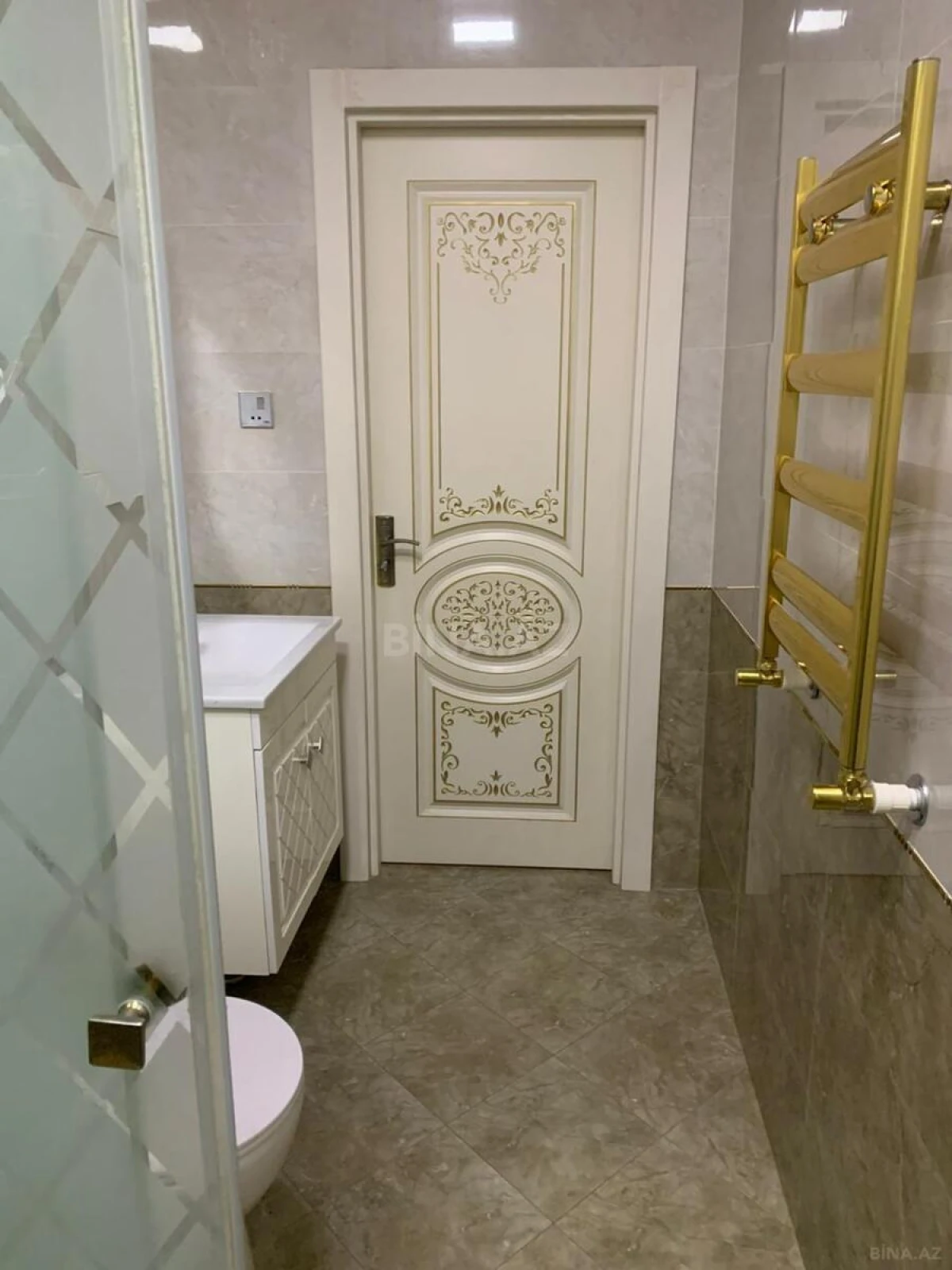 Satılır 3 otaqlı mənzil 113 m²